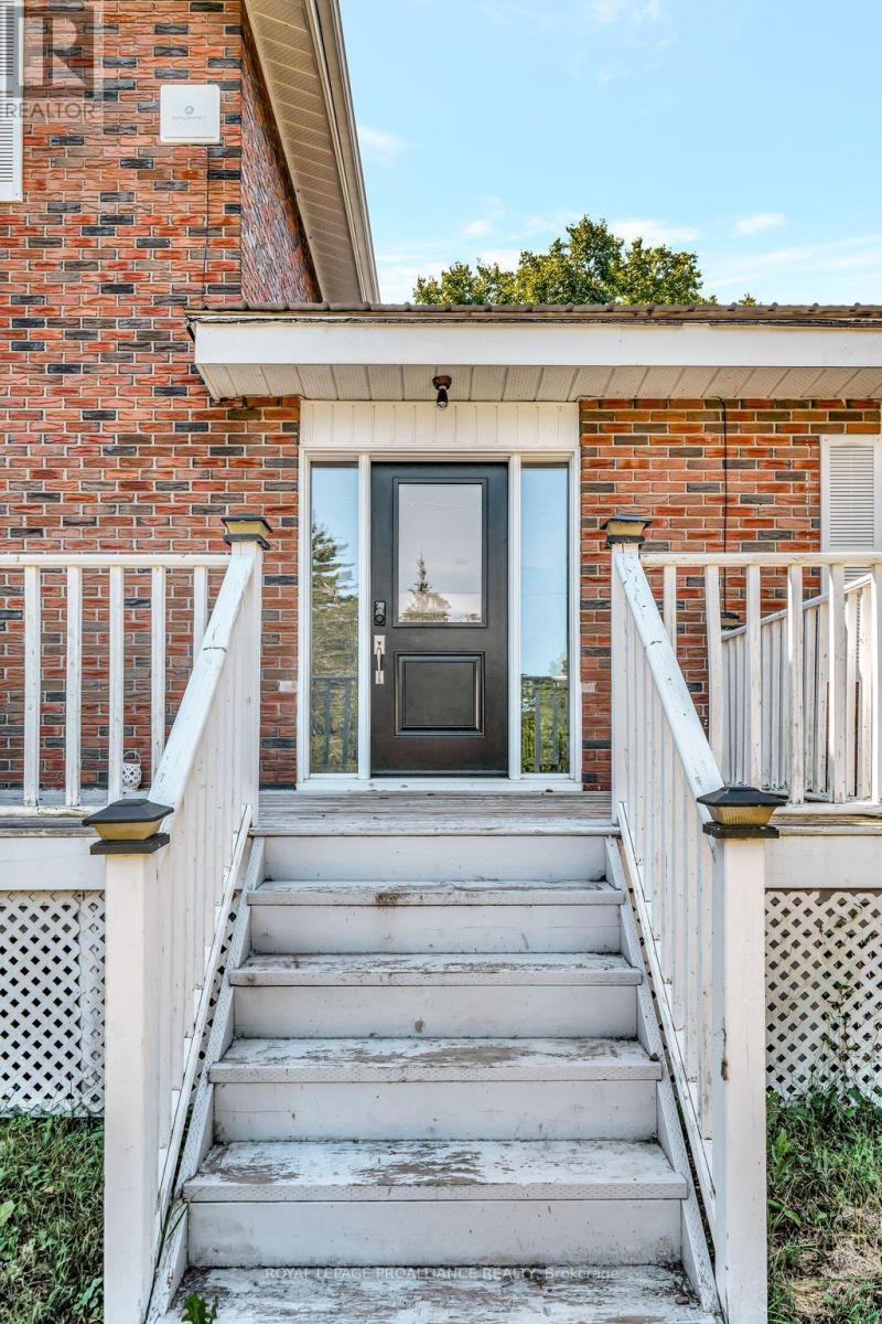 1692 North Big Island Road, Prince Edward County, Ontario  K0K 1W0 - Photo 18 - X12305786