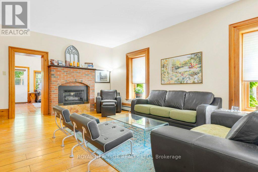 141 Foster Avenue, Belleville, Ontario  K8N 3P8 - Photo 7 - X12306679