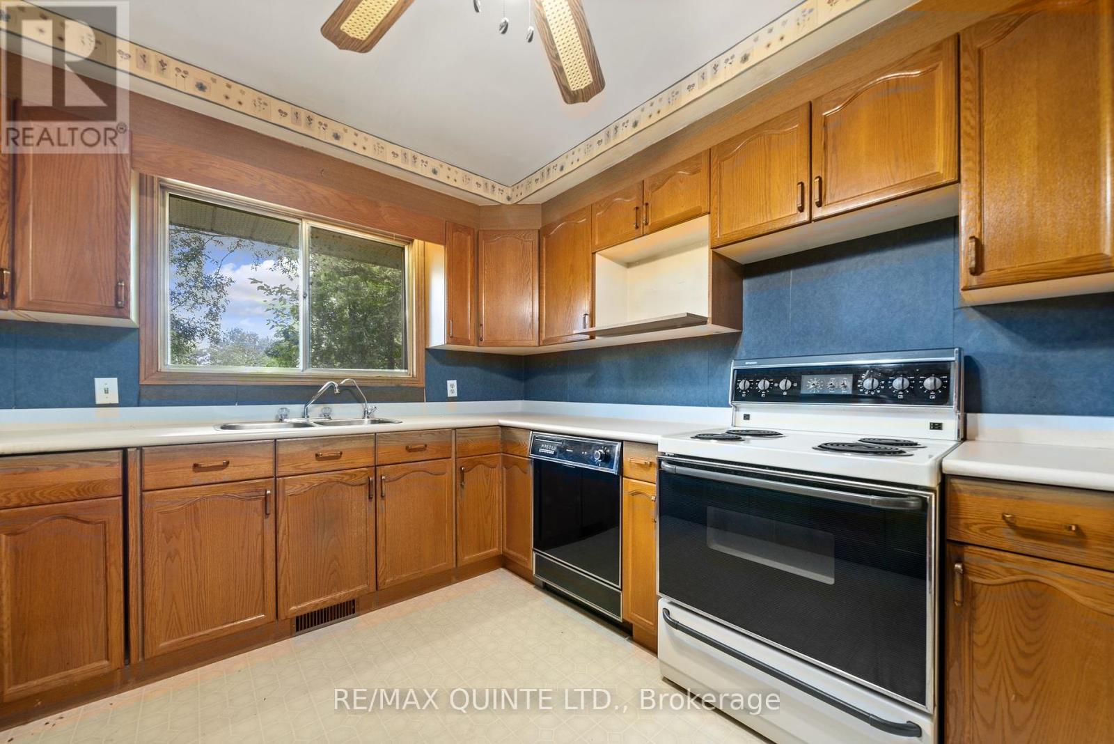 1462 County Road 12, Prince Edward County, Ontario  K0K 2T0 - Photo 12 - X12307944