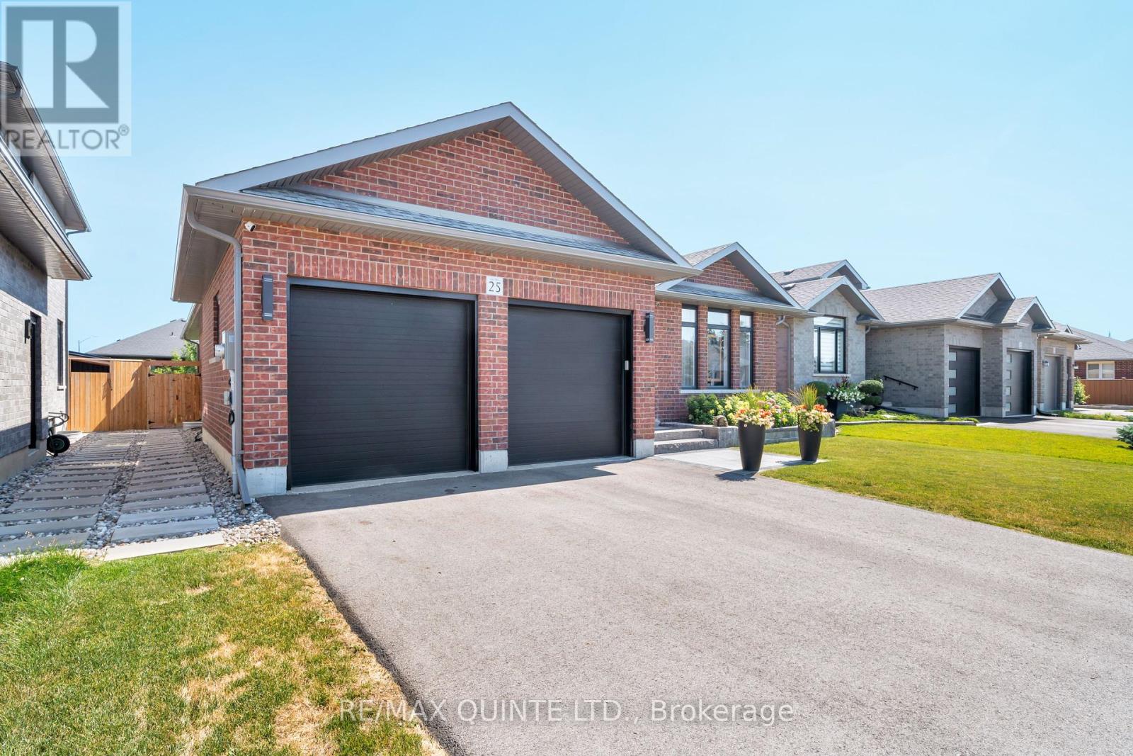 25 Wims Way, Belleville, Ontario  K8N 0H9 - Photo 2 - X12308259