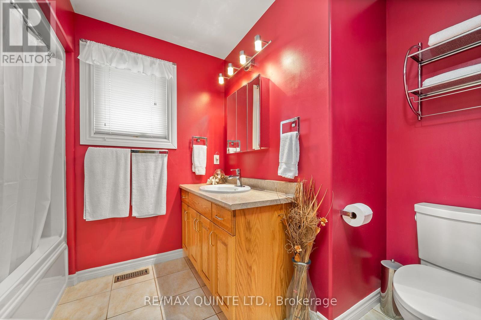 7 Chestnut Drive, Belleville, Ontario  K8N 0M9 - Photo 10 - X12308263