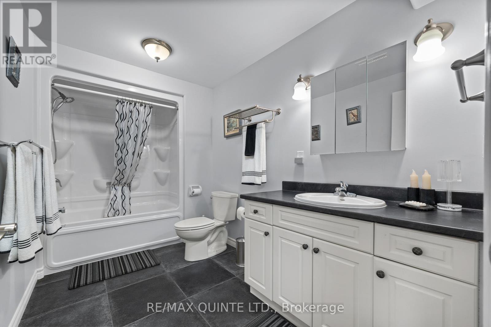 7 Chestnut Drive, Belleville, Ontario  K8N 0M9 - Photo 31 - X12308263
