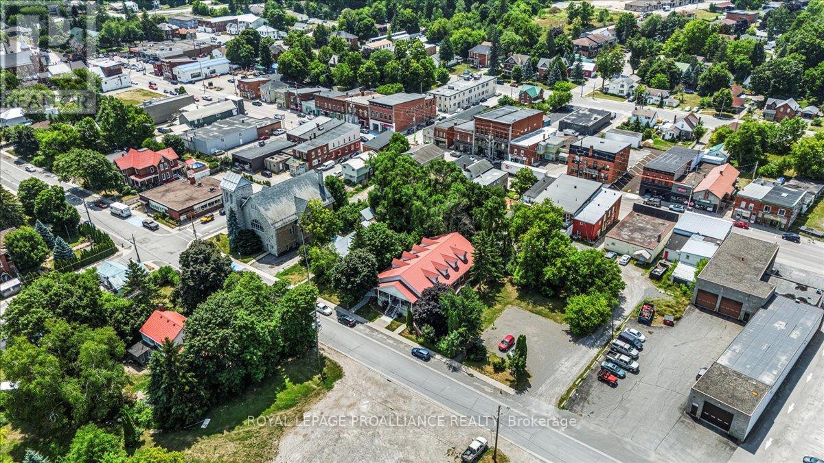 320 COLBORNE STREET, Tweed, Ontario