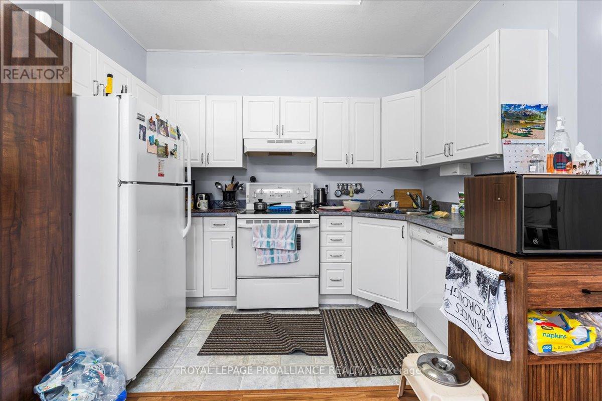 320 Colborne Street, Tweed, Ontario  K0K 3J0 - Photo 15 - X12308316
