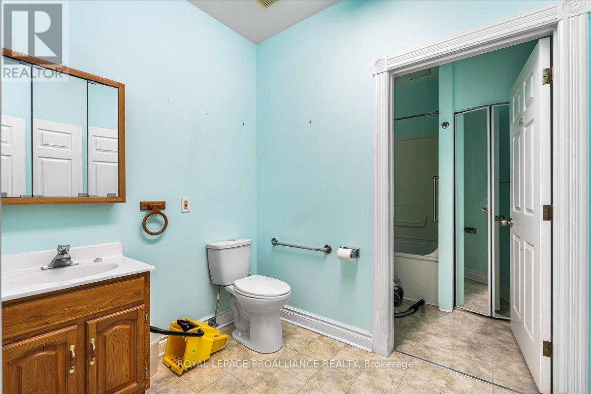 320 Colborne Street, Tweed, Ontario  K0K 3J0 - Photo 37 - X12308316