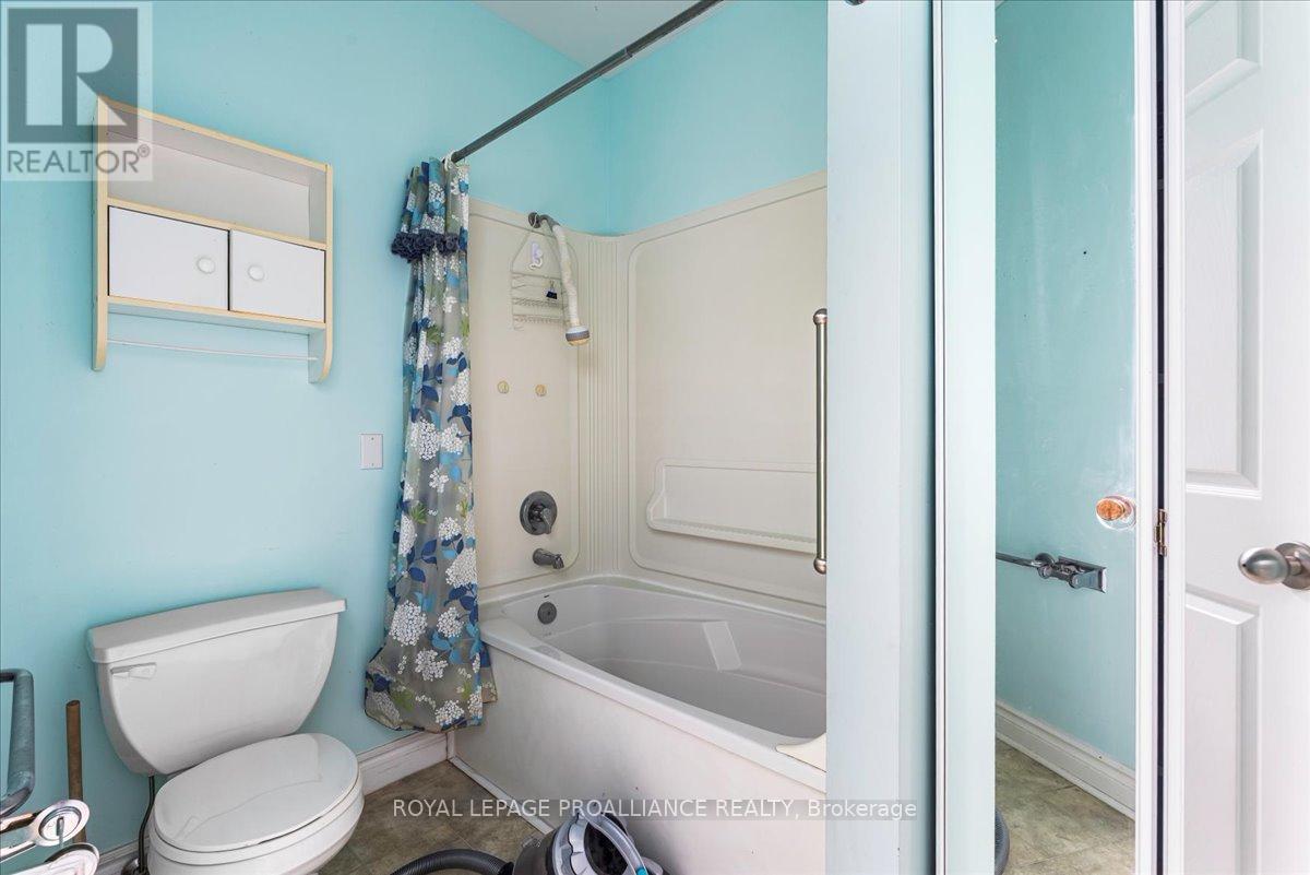 320 Colborne Street, Tweed, Ontario  K0K 3J0 - Photo 38 - X12308316