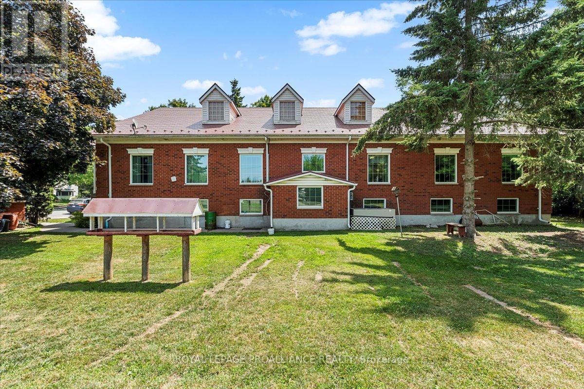 320 Colborne Street, Tweed, Ontario  K0K 3J0 - Photo 8 - X12308316