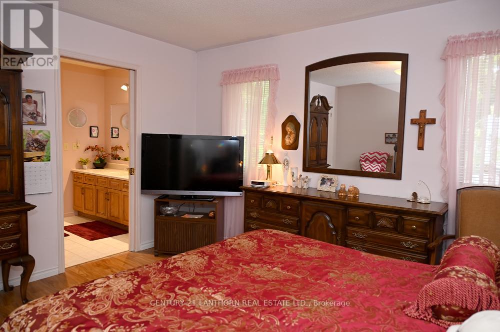 26 Heritage Drive, Prince Edward County, Ontario  K0K 3L0 - Photo 37 - X12310675
