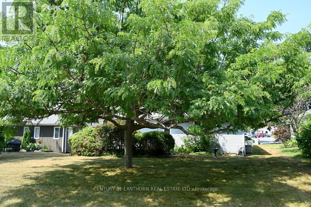 26 Heritage Drive, Prince Edward County, Ontario  K0K 3L0 - Photo 6 - X12310675