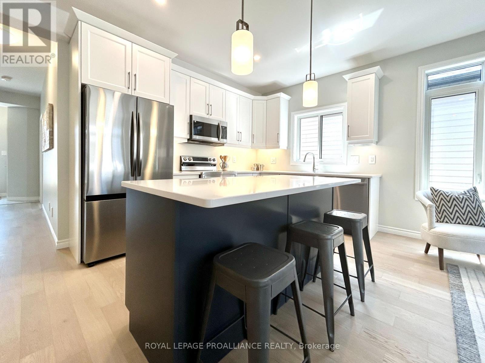 79 Athabaska Drive, Belleville, Ontario  K8N 0T1 - Photo 7 - X12311162