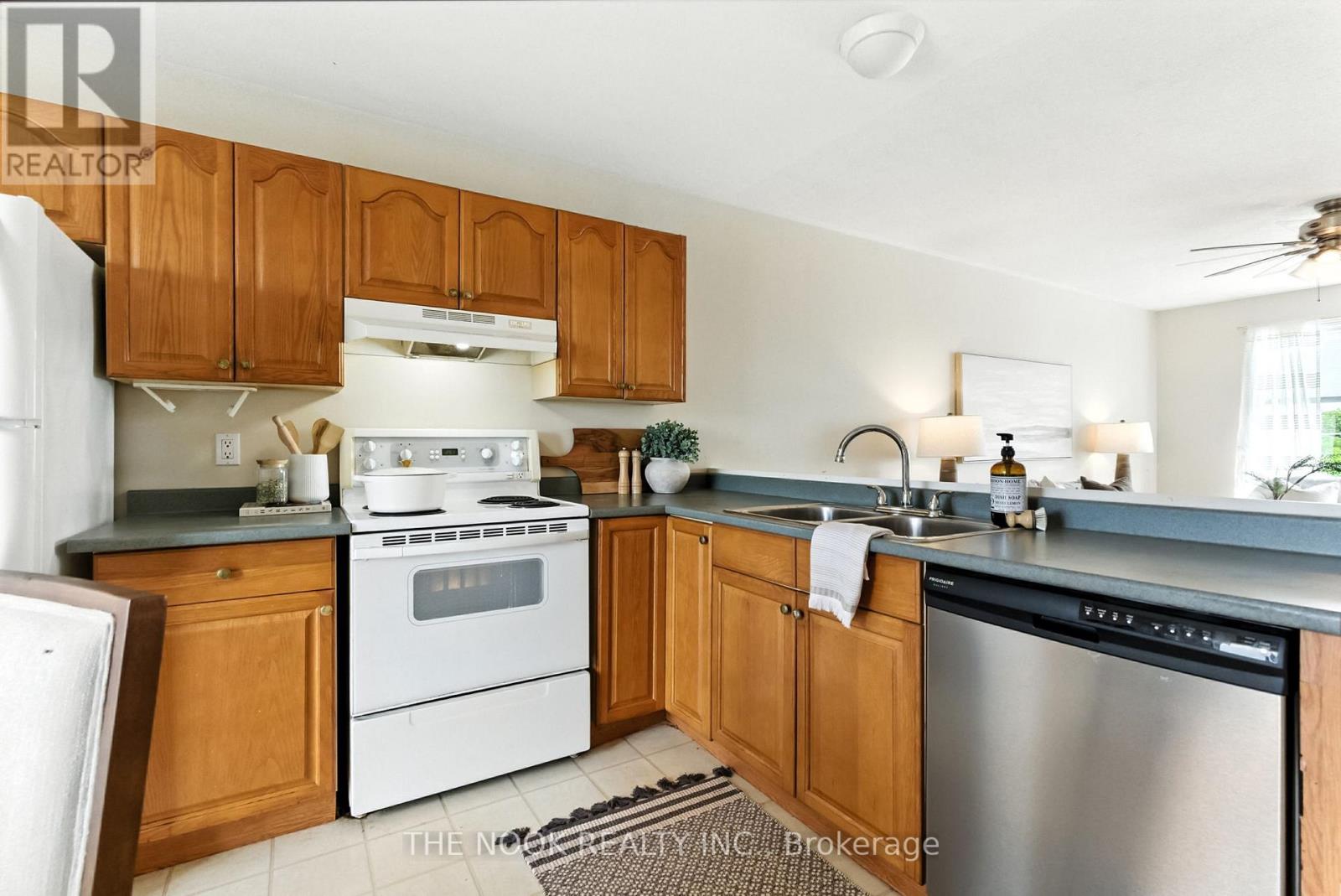 792 Danforth Road, Prince Edward County, Ontario  K0K 2J0 - Photo 14 - X12311232