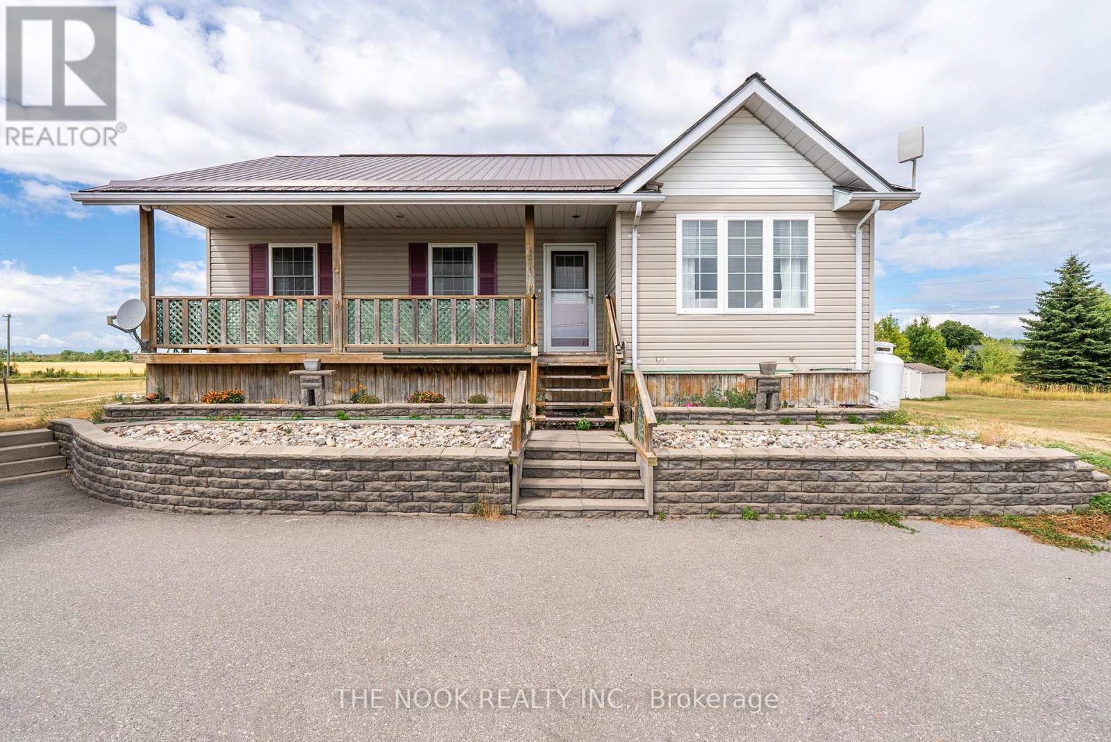 792 Danforth Road, Prince Edward County, Ontario  K0K 2J0 - Photo 5 - X12311232