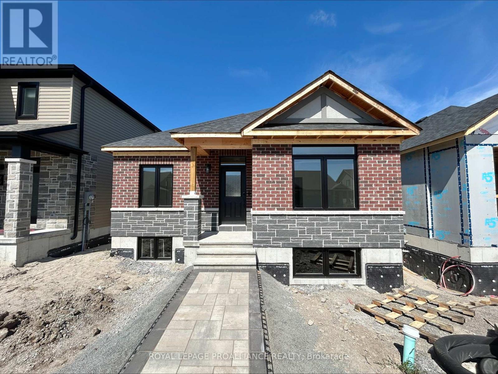 81 ATHABASKA DRIVE, Belleville, Ontario