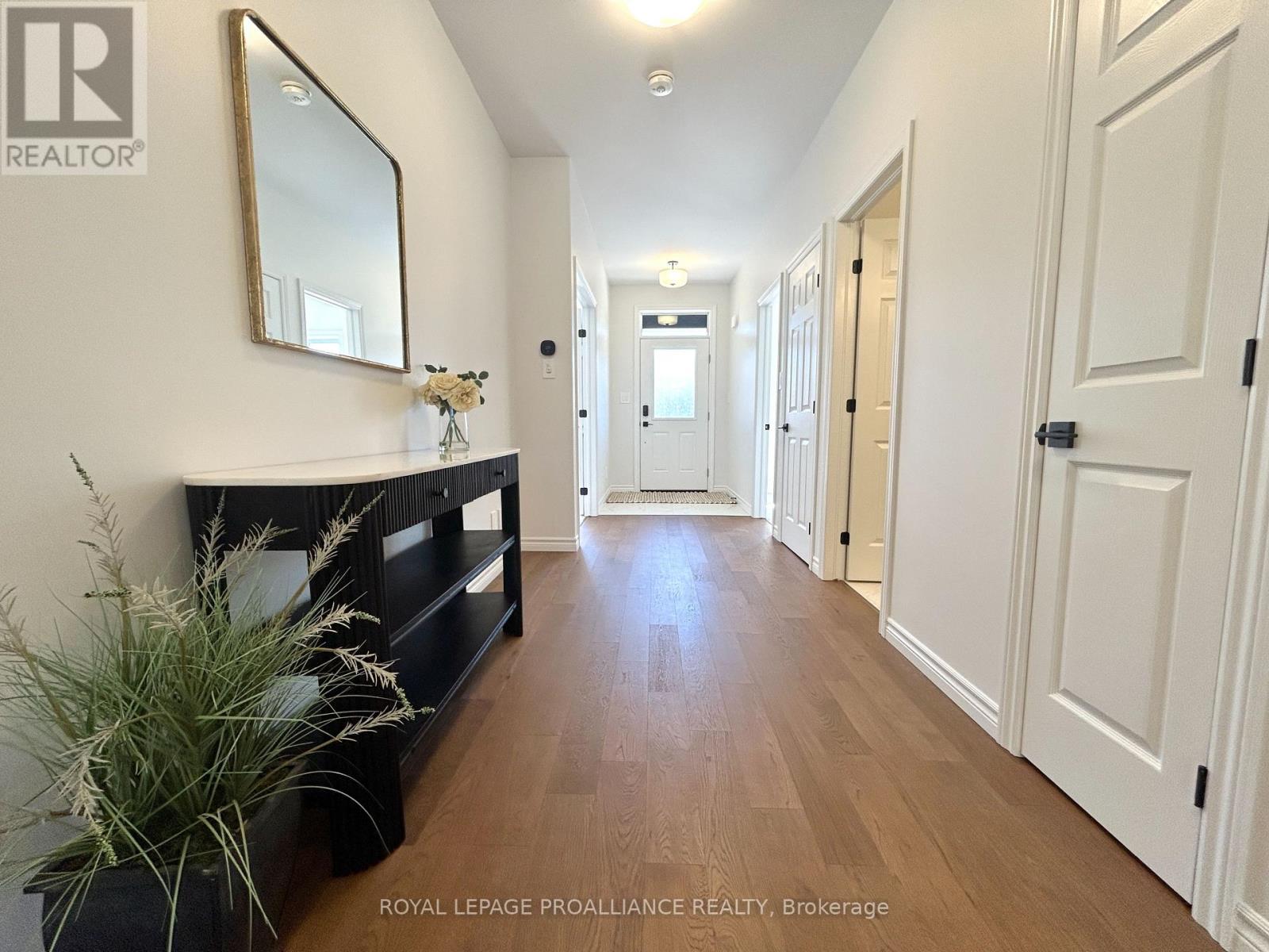 81 Athabaska Drive, Belleville, Ontario  K8N 0T1 - Photo 12 - X12311358