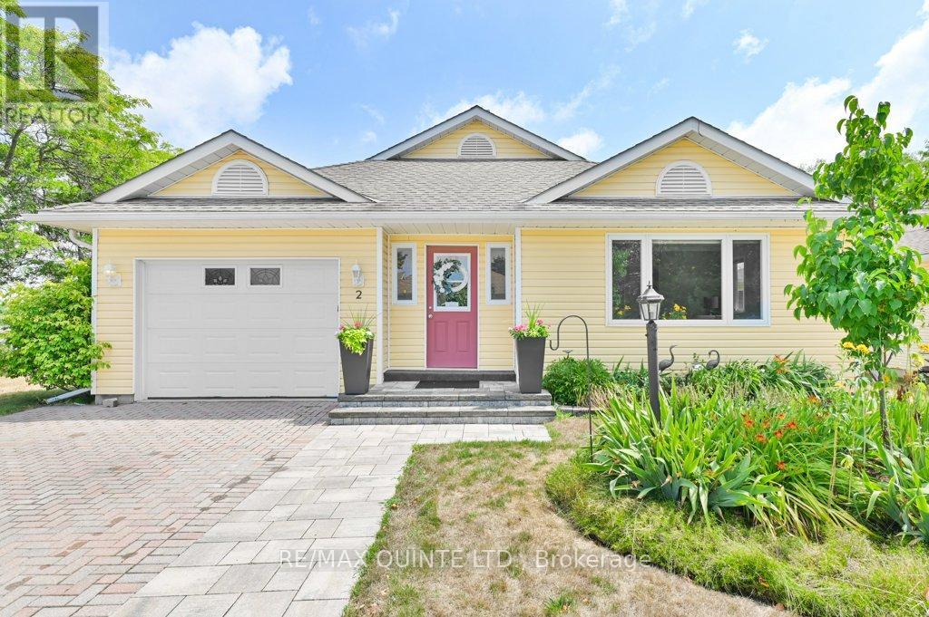 2 HERITAGE DRIVE, Prince Edward County, Ontario