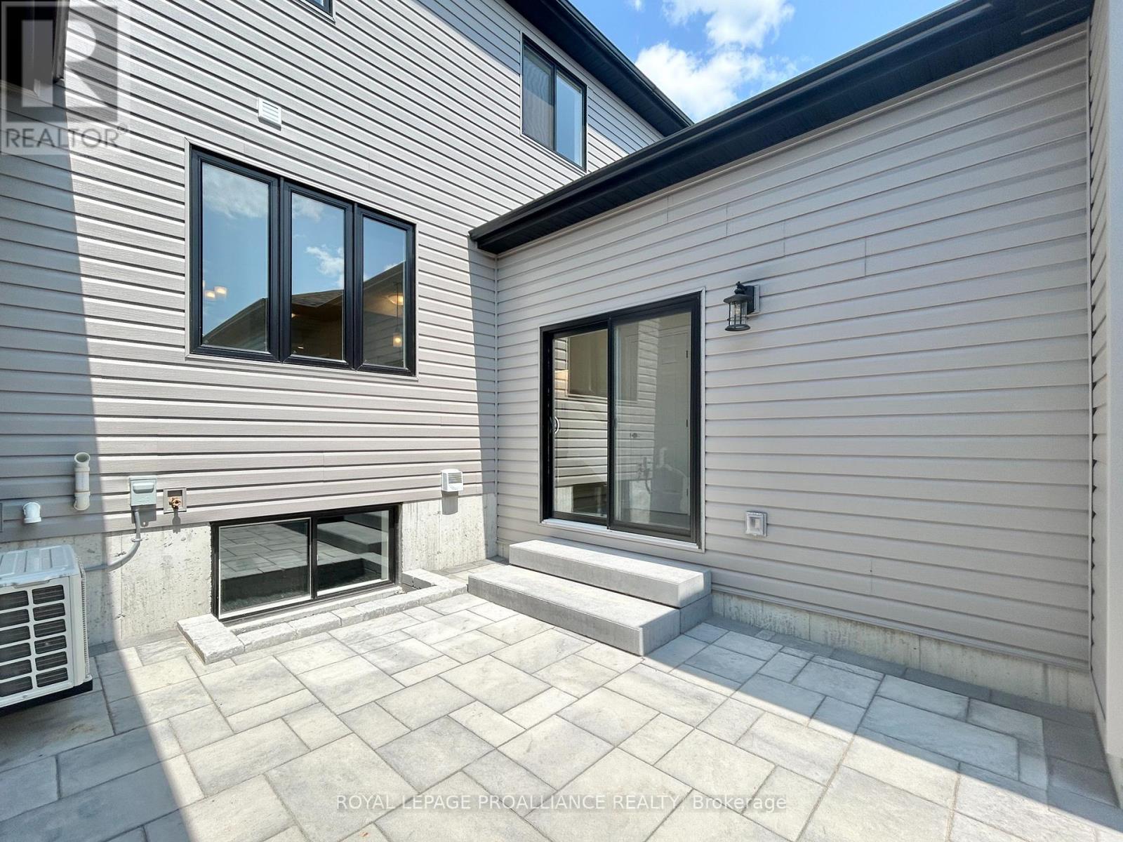 22 Riverstone Way, Belleville, Ontario  K8N 0S6 - Photo 12 - X12313754