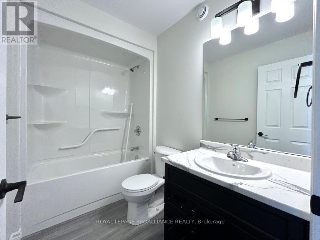 22 Riverstone Way, Belleville, Ontario  K8N 0S6 - Photo 21 - X12313754