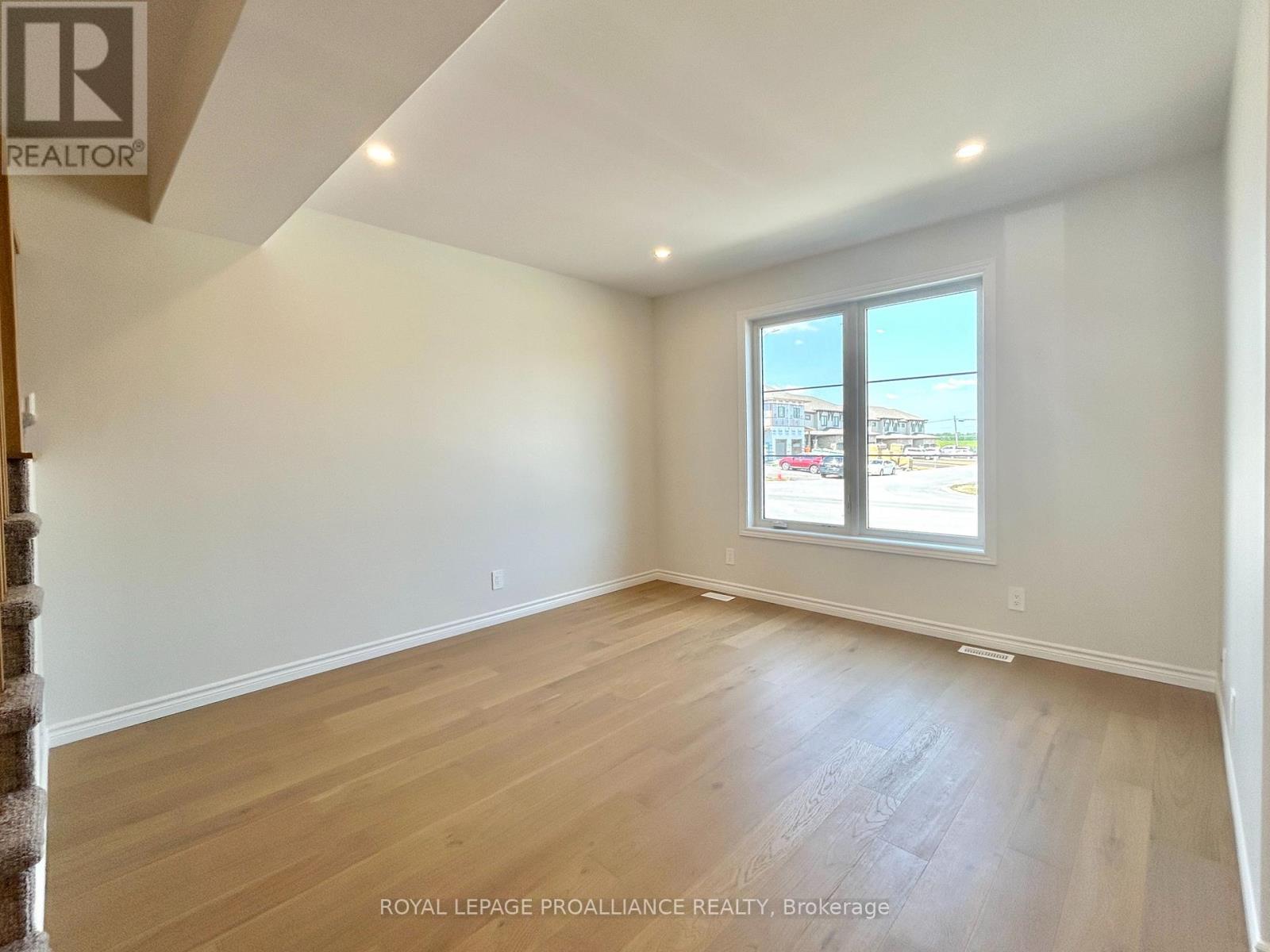 22 Riverstone Way, Belleville, Ontario  K8N 0S6 - Photo 4 - X12313754
