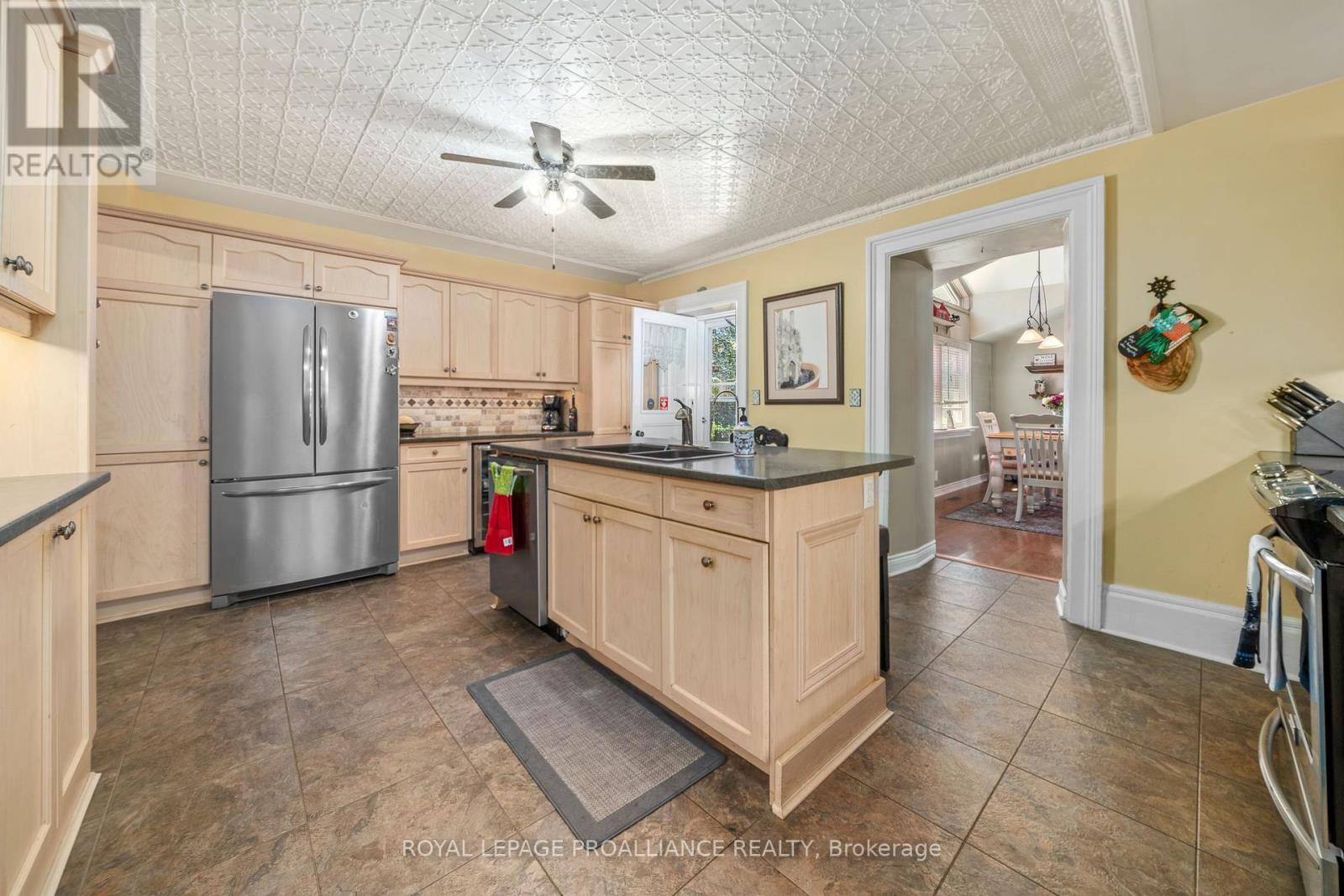 41 King Street, Prince Edward County, Ontario  K0K 2T0 - Photo 11 - X12315484