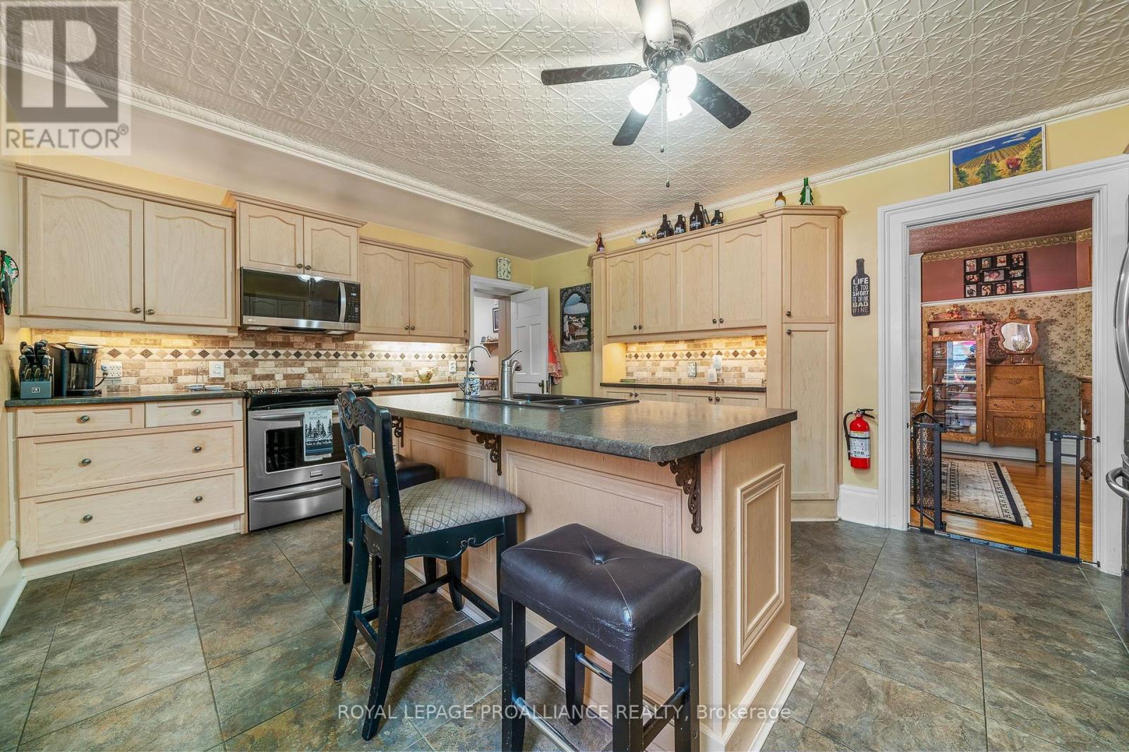 41 King Street, Prince Edward County, Ontario  K0K 2T0 - Photo 12 - X12315484
