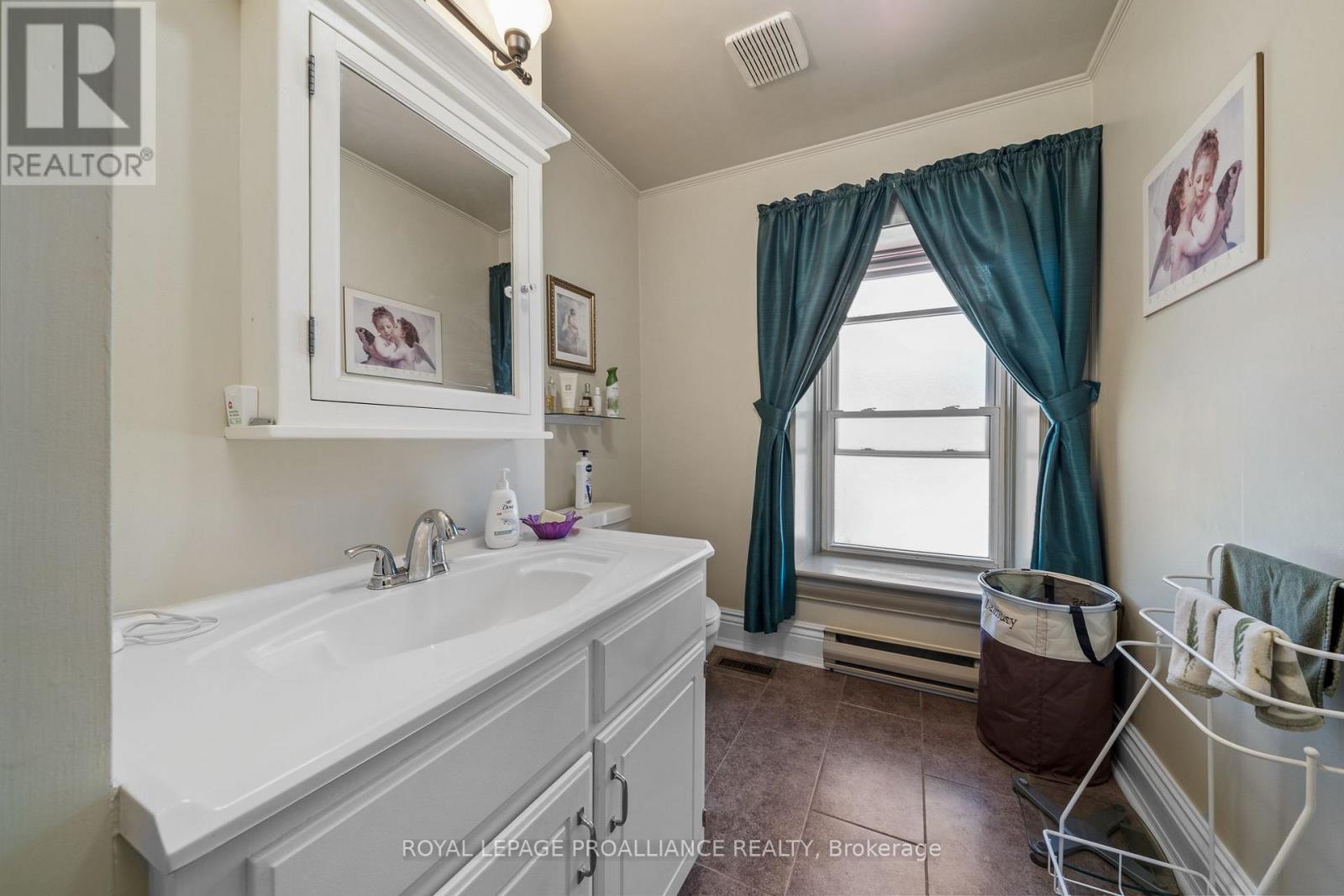 41 King Street, Prince Edward County, Ontario  K0K 2T0 - Photo 27 - X12315484