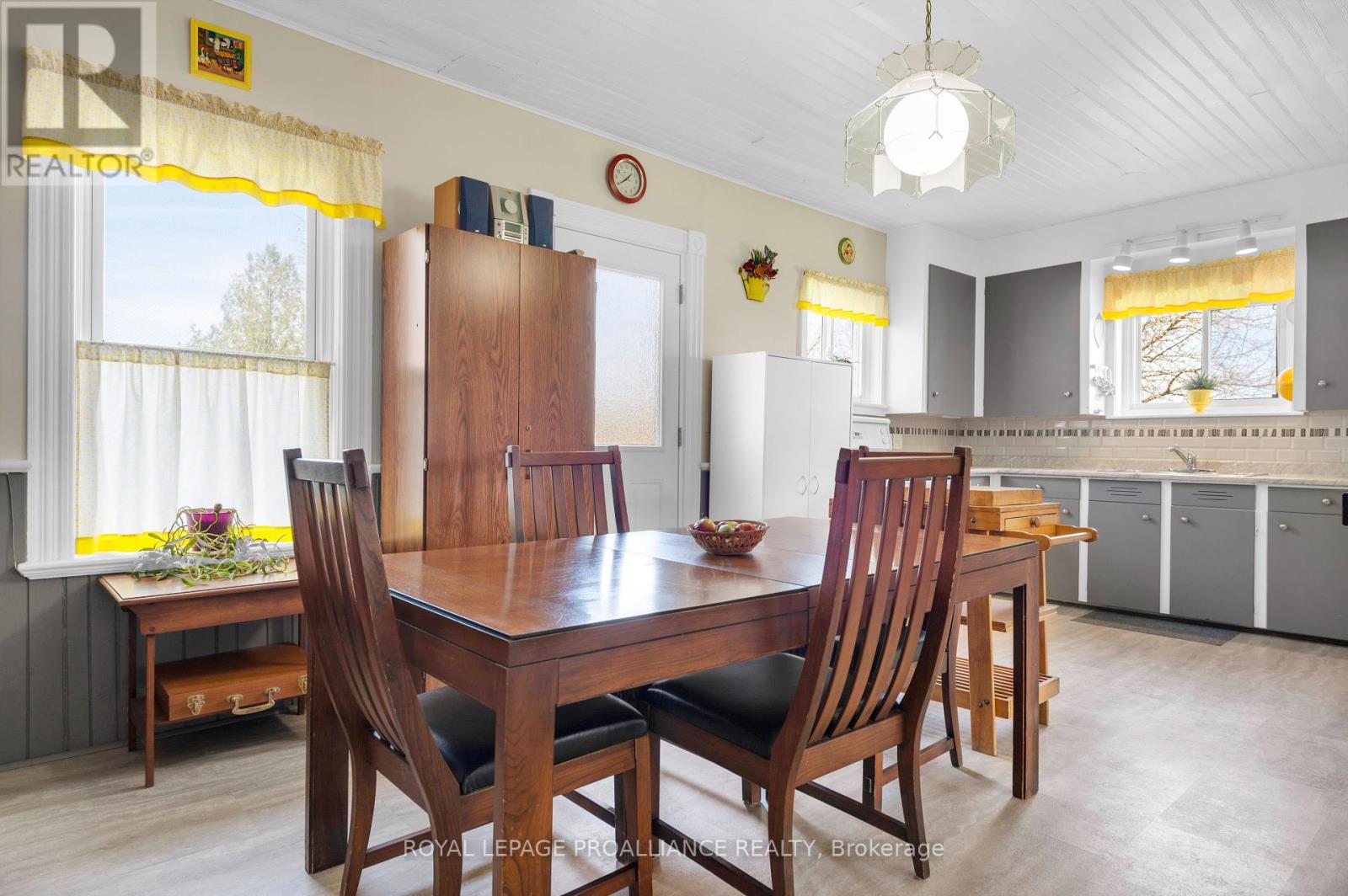 39 Palmateer Road, Tweed, Ontario  K0K 3J0 - Photo 10 - X12315534