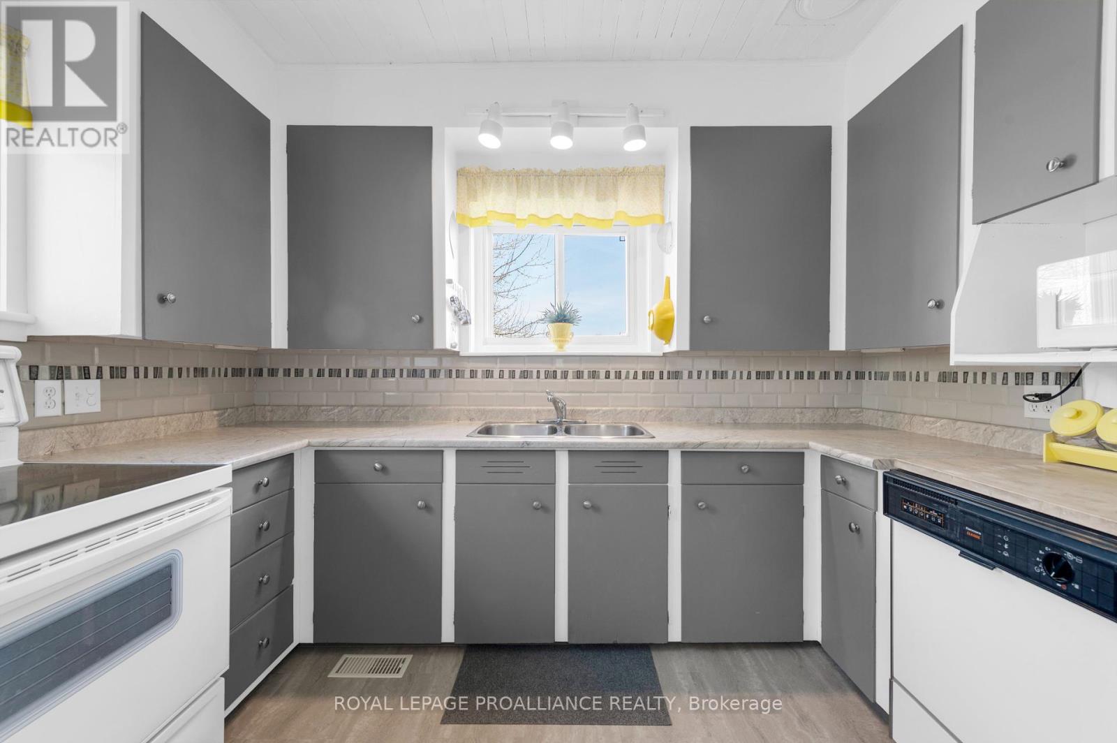 39 Palmateer Road, Tweed, Ontario  K0K 3J0 - Photo 13 - X12315534