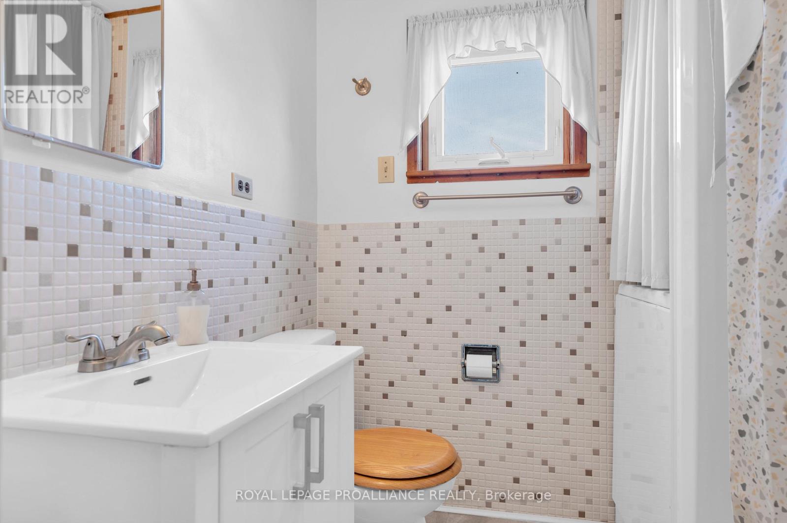 39 Palmateer Road, Tweed, Ontario  K0K 3J0 - Photo 16 - X12315534