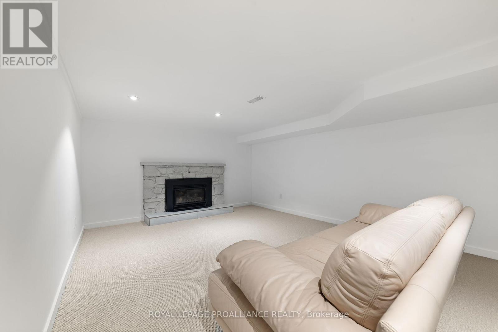 17 Princess Drive, Quinte West, Ontario  K0K 1L0 - Photo 35 - X12316985