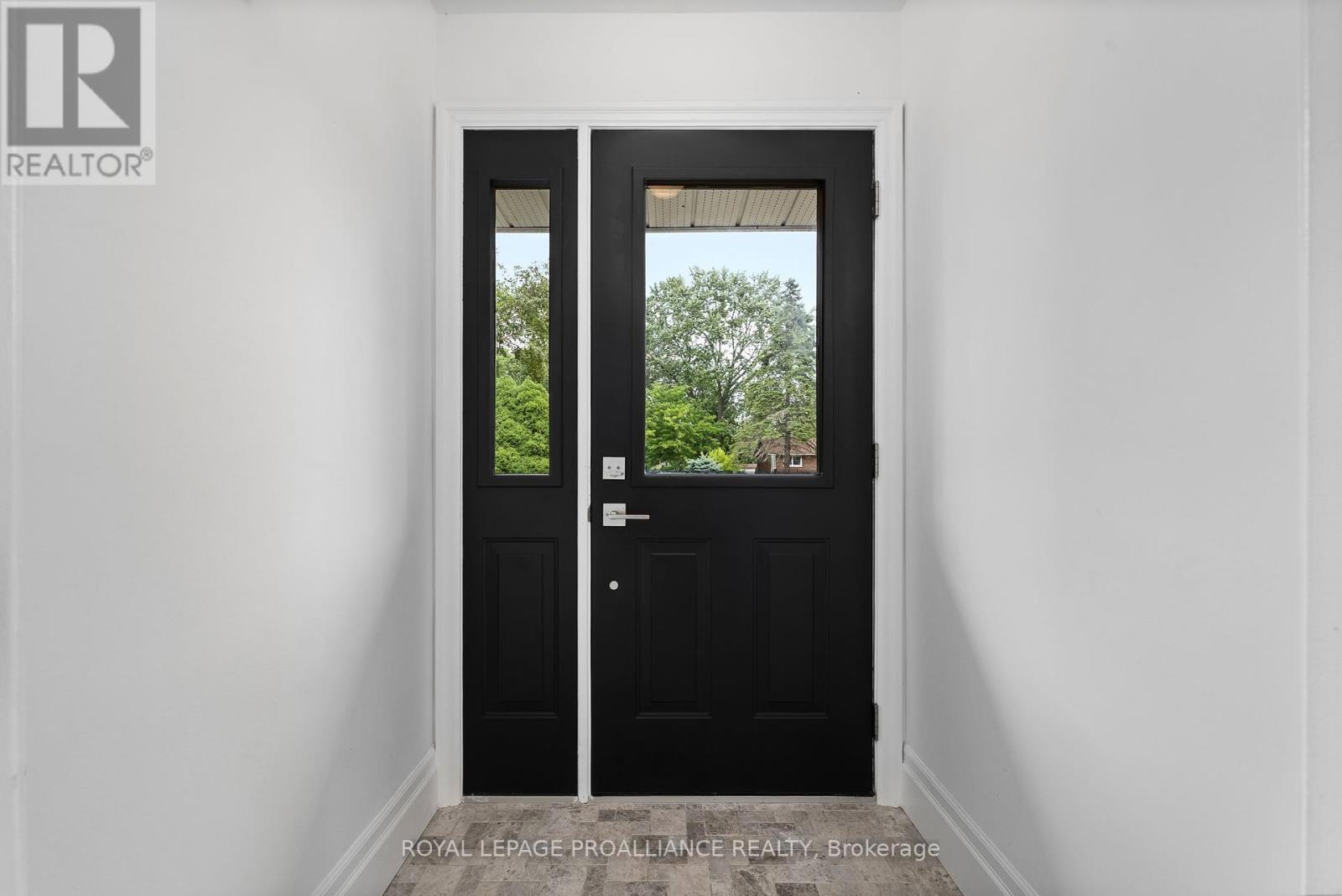 17 Princess Drive, Quinte West, Ontario  K0K 1L0 - Photo 5 - X12316985