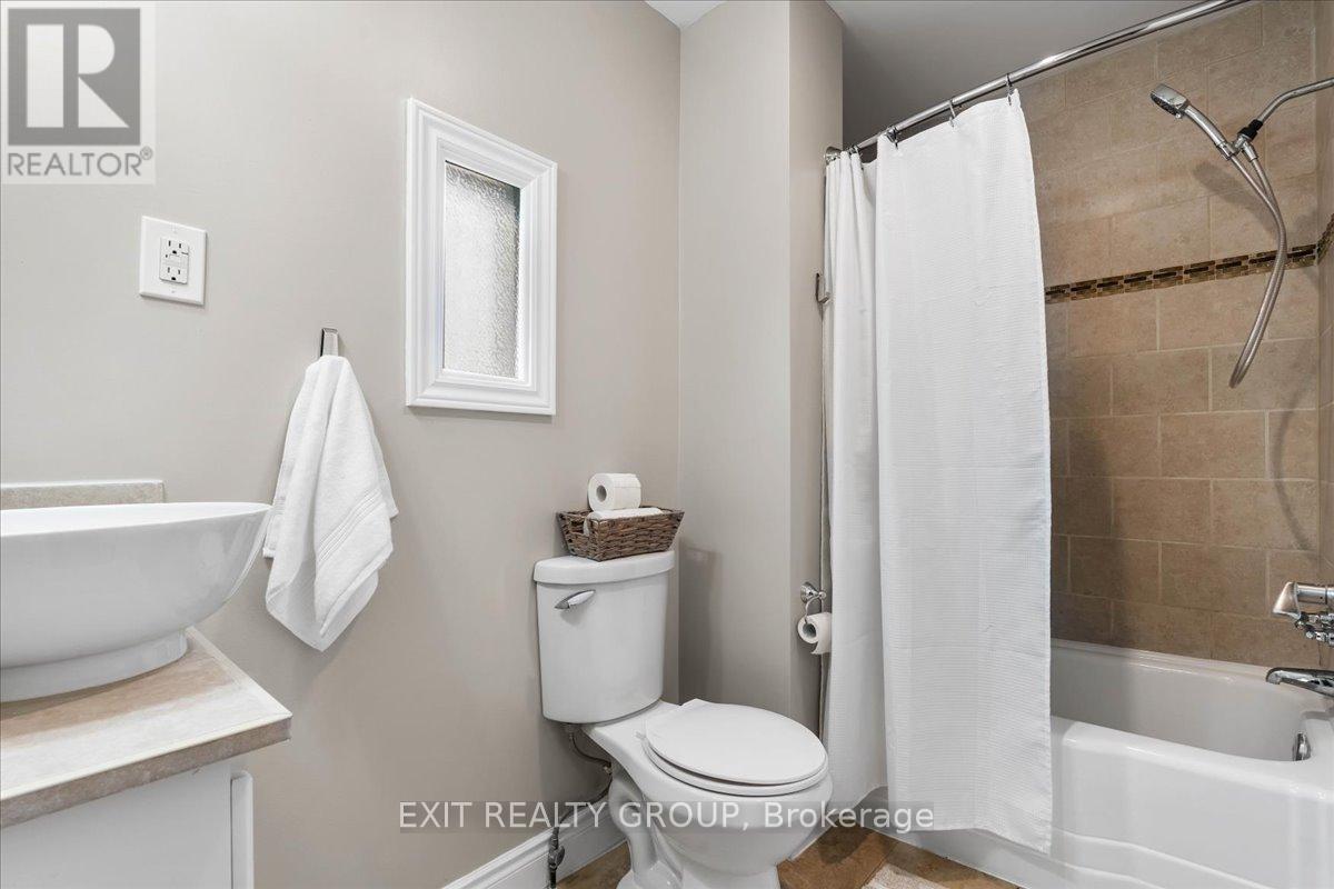 34 Orchard Drive, Belleville, Ontario  K8P 2K4 - Photo 13 - X12317571