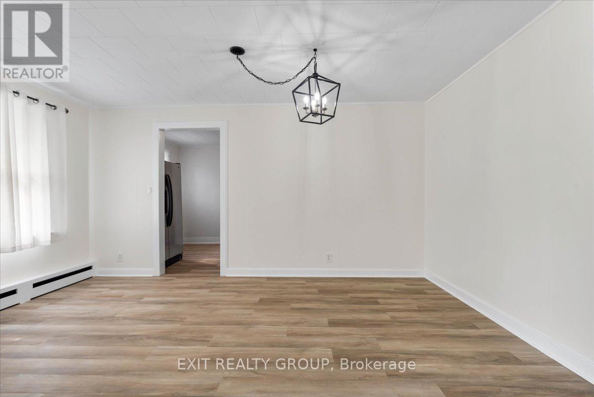 34 Orchard Drive, Belleville, Ontario  K8P 2K4 - Photo 7 - X12317571