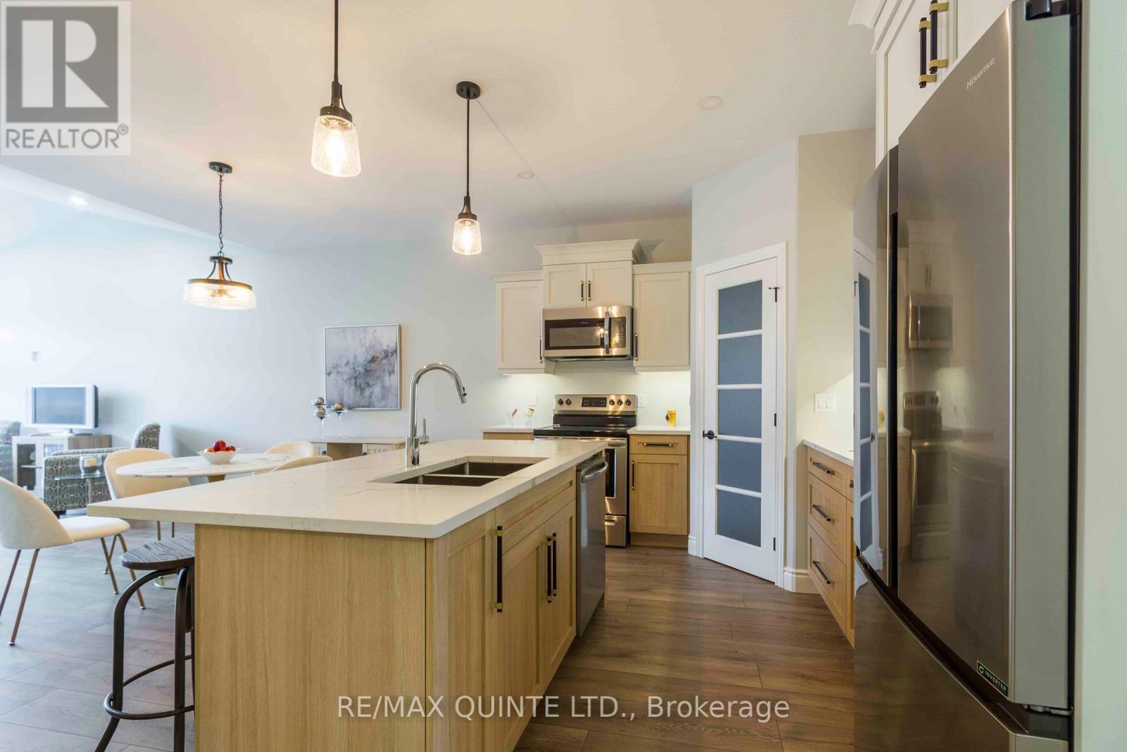 94 Raycroft Drive, Belleville, Ontario  K8N 0R4 - Photo 4 - X12318207