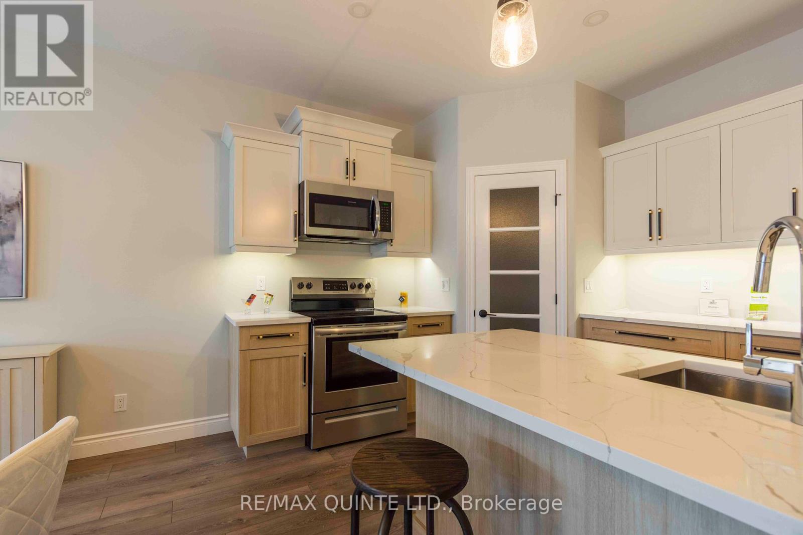 94 Raycroft Drive, Belleville, Ontario  K8N 0R4 - Photo 6 - X12318207