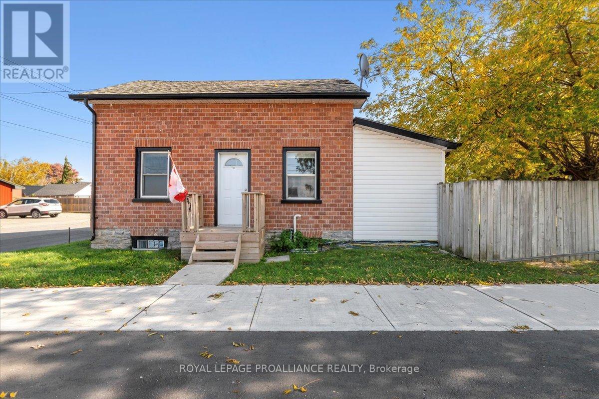 374 MAIN STREET, Prince Edward County, Ontario