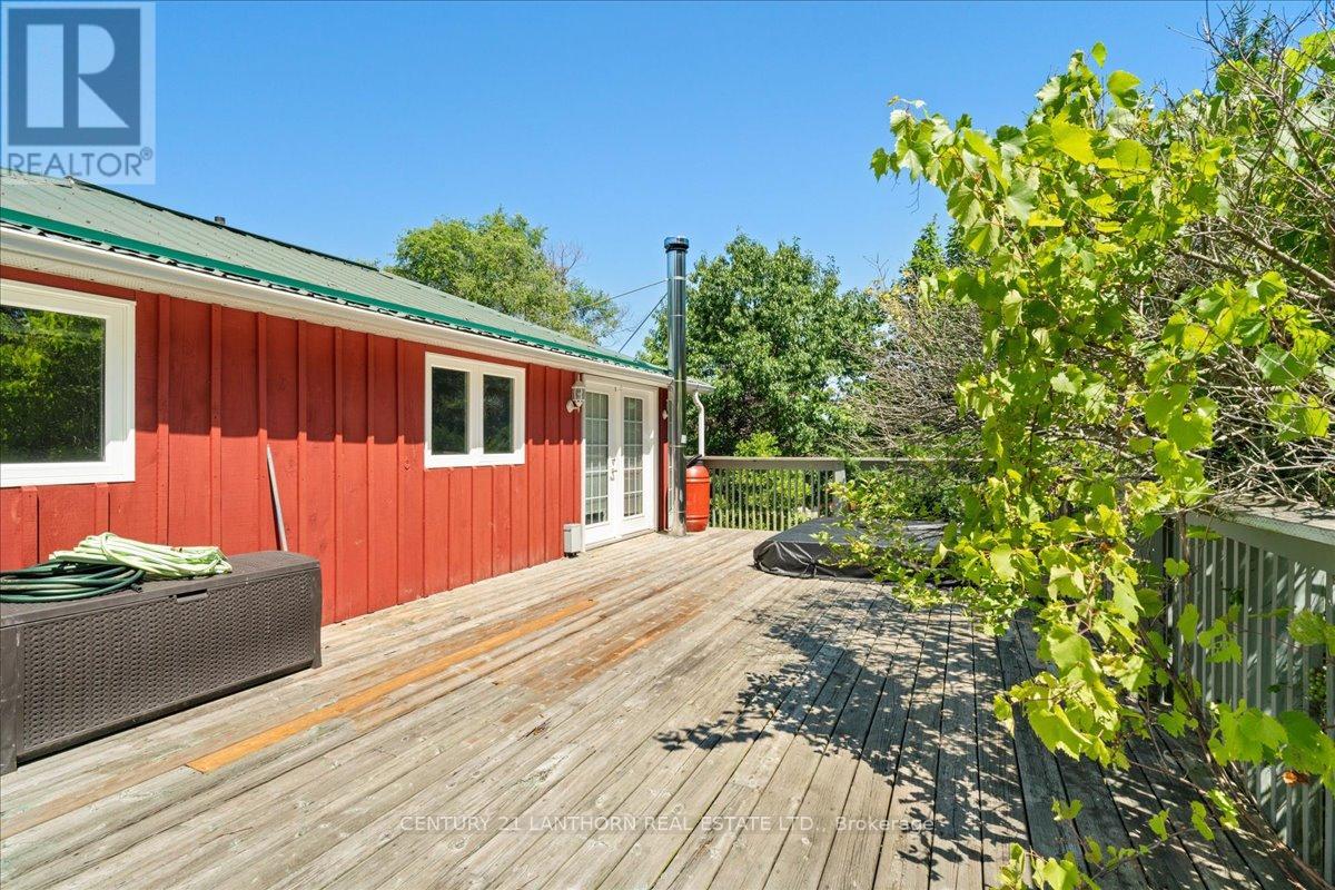1207 Shannon Road, Prince Edward County, Ontario  K0K 2T0 - Photo 35 - X12320117