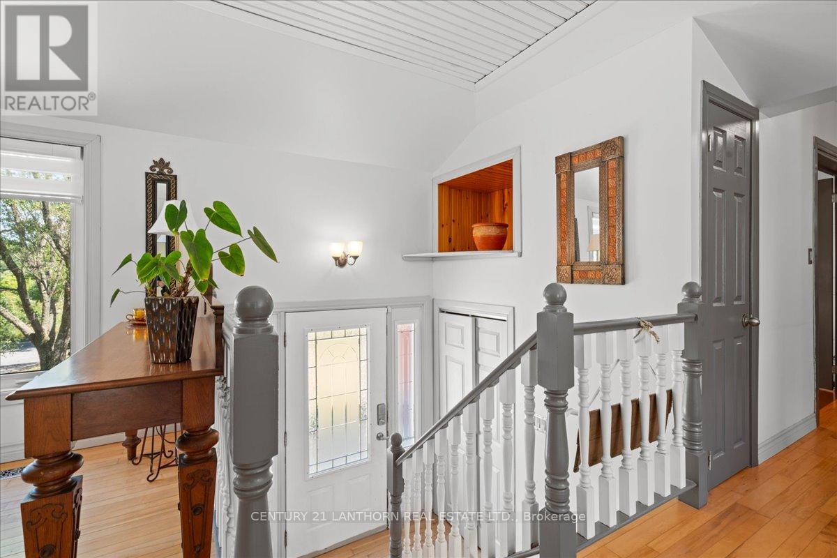 1207 Shannon Road, Prince Edward County, Ontario  K0K 2T0 - Photo 4 - X12320117