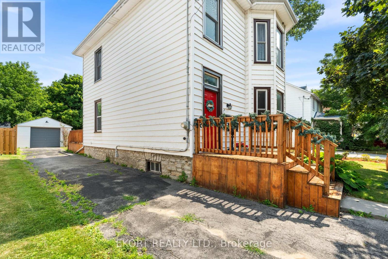 133 FOSTER AVENUE, Belleville, Ontario