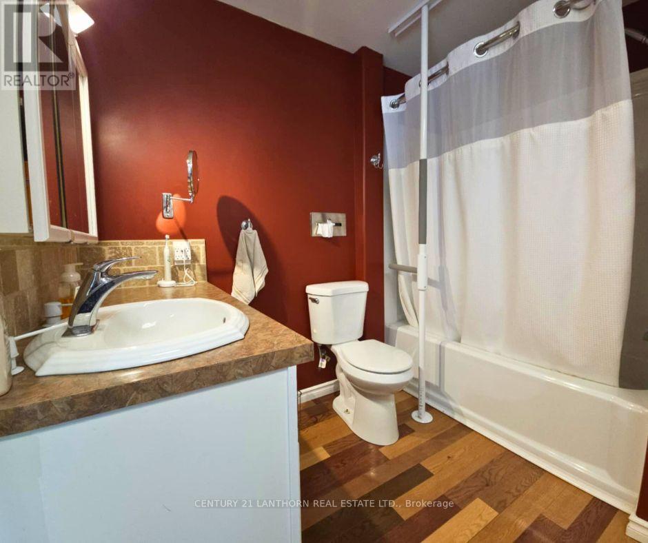 133 Carleton Cove, Belleville, Ontario  K0K 2B0 - Photo 11 - X12322898