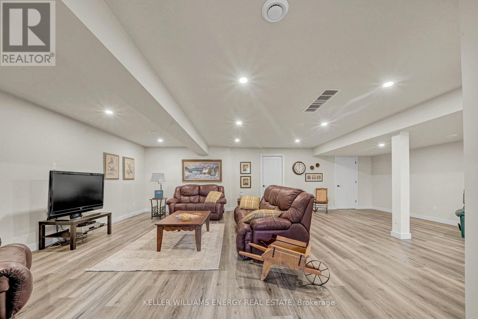 73 White Chapel Road, Prince Edward County, Ontario  K0K 2T0 - Photo 26 - X12324173