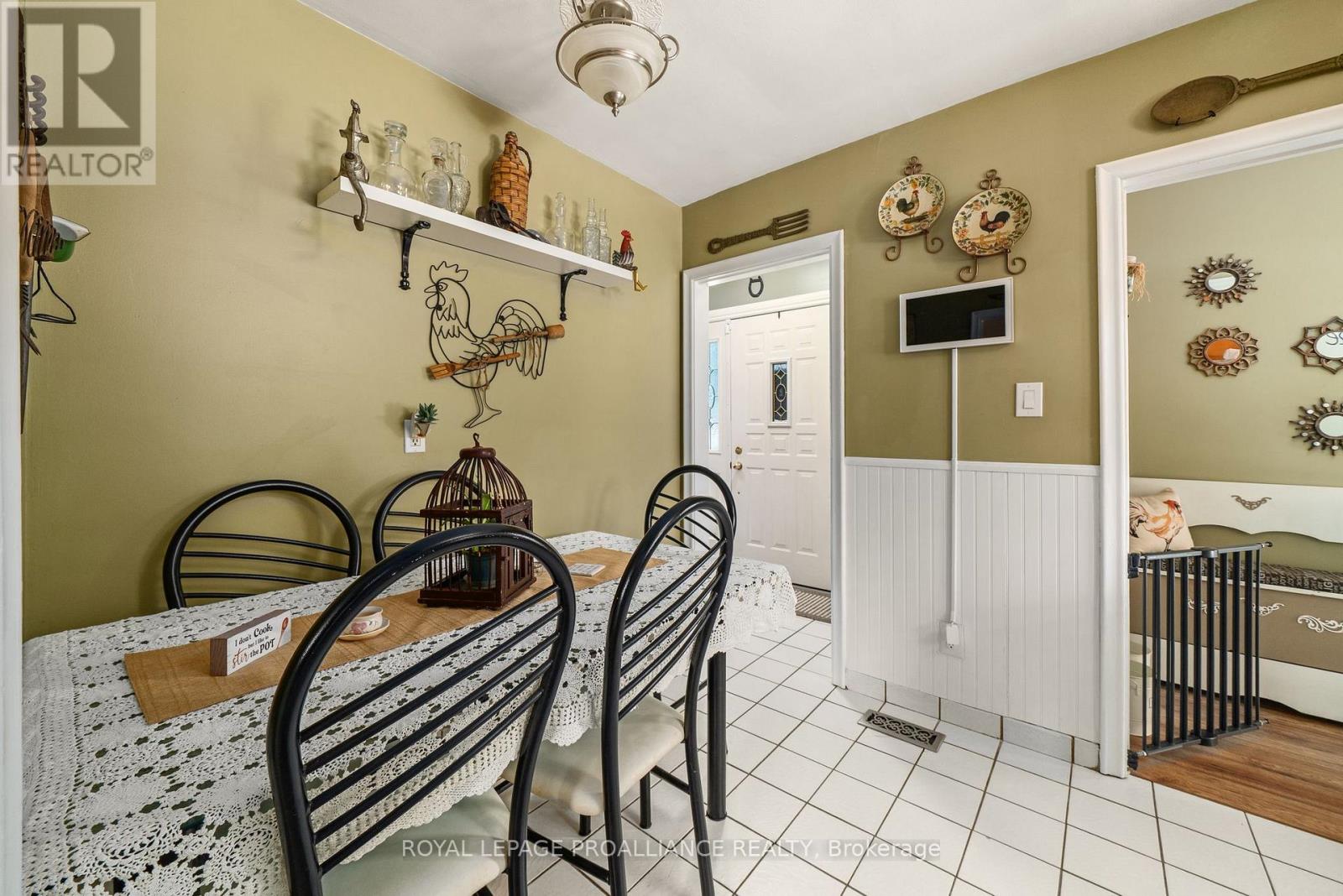 235 Farley Avenue, Belleville, Ontario  K8N 4L7 - Photo 12 - X12325014