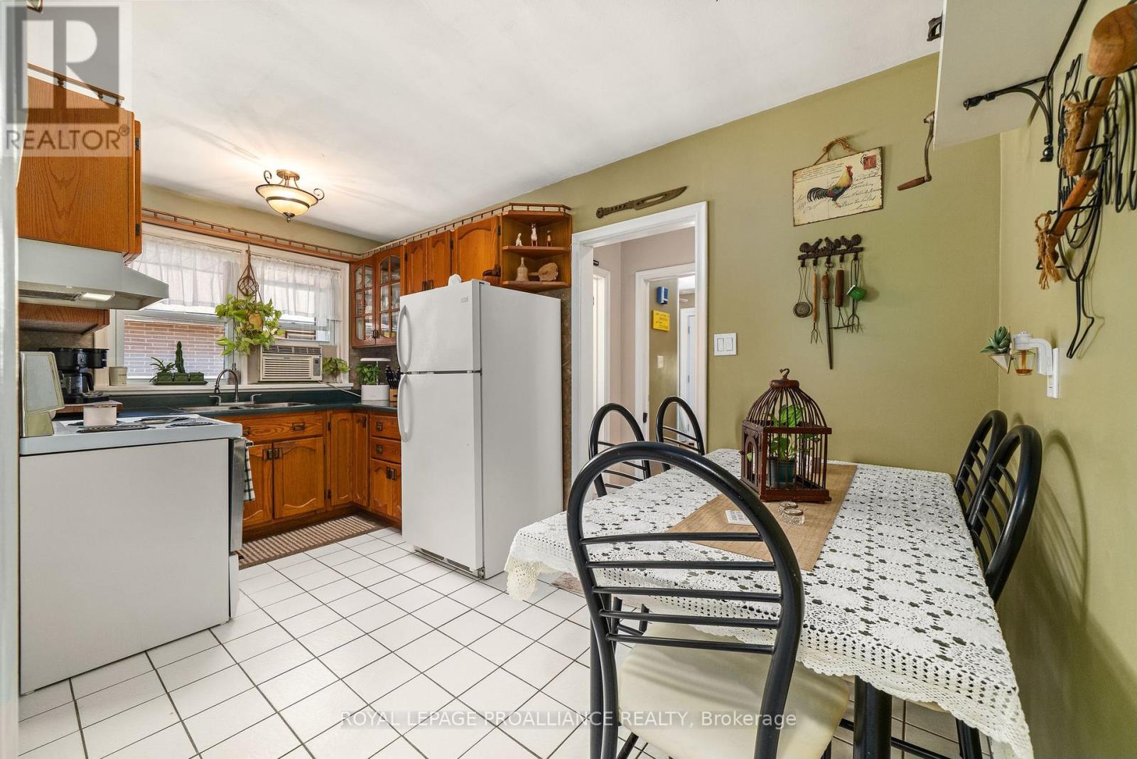 235 Farley Avenue, Belleville, Ontario  K8N 4L7 - Photo 13 - X12325014