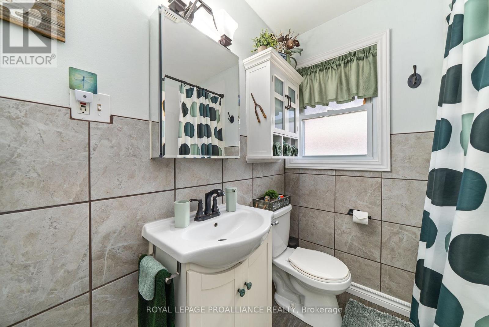 235 Farley Avenue, Belleville, Ontario  K8N 4L7 - Photo 22 - X12325014