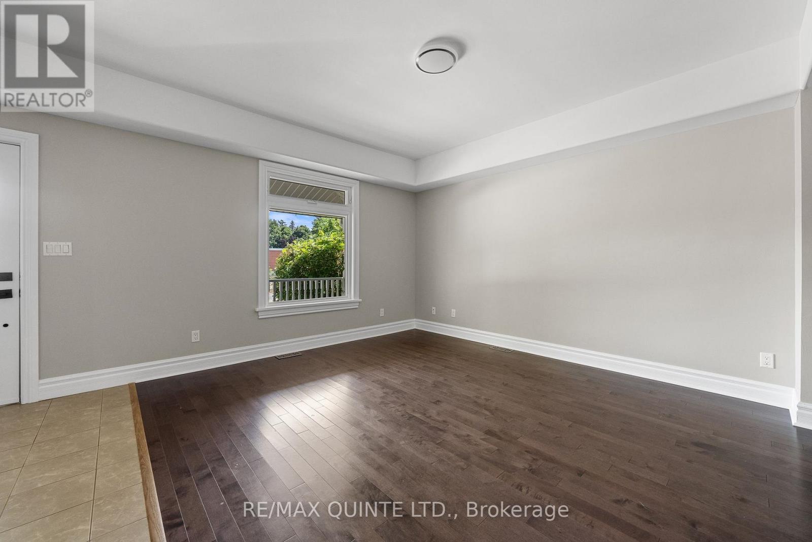 14 Elm Street, Prince Edward County, Ontario  K0K 2T0 - Photo 5 - X12325033