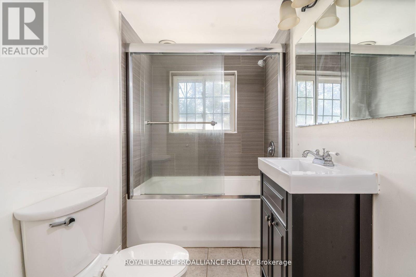 16 Bridge Street, Prince Edward County, Ontario  K0K 2T0 - Photo 16 - X12325719
