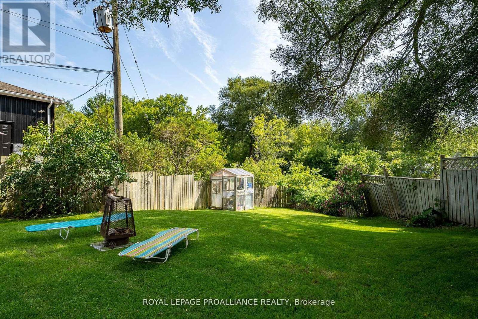 16 Bridge Street, Prince Edward County, Ontario  K0K 2T0 - Photo 25 - X12325719