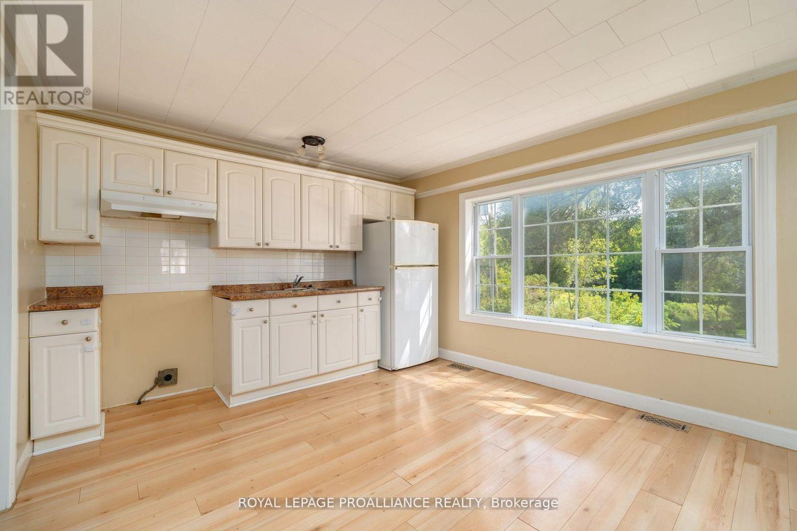 16 Bridge Street, Prince Edward County, Ontario  K0K 2T0 - Photo 7 - X12325719