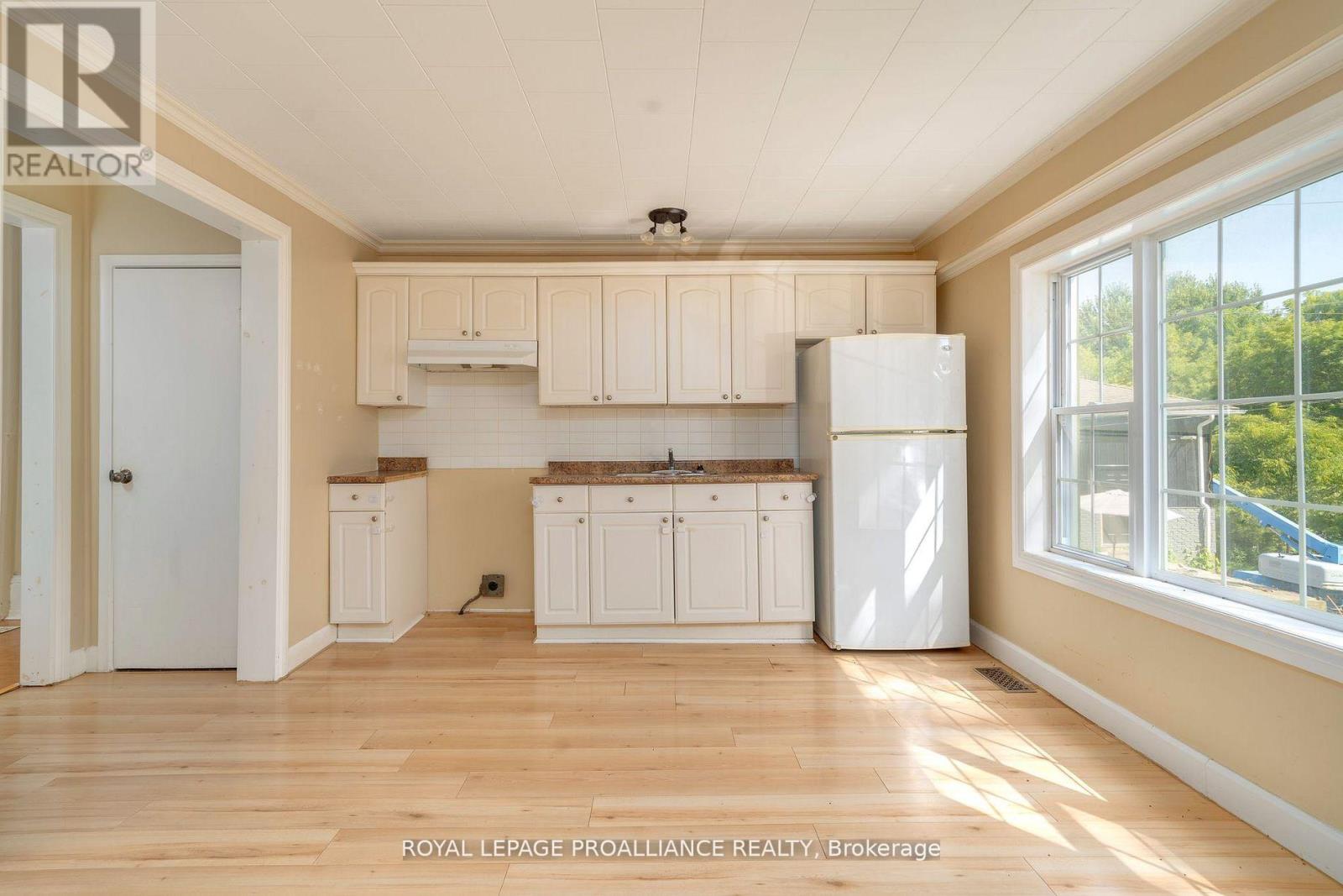16 Bridge Street, Prince Edward County, Ontario  K0K 2T0 - Photo 8 - X12325719