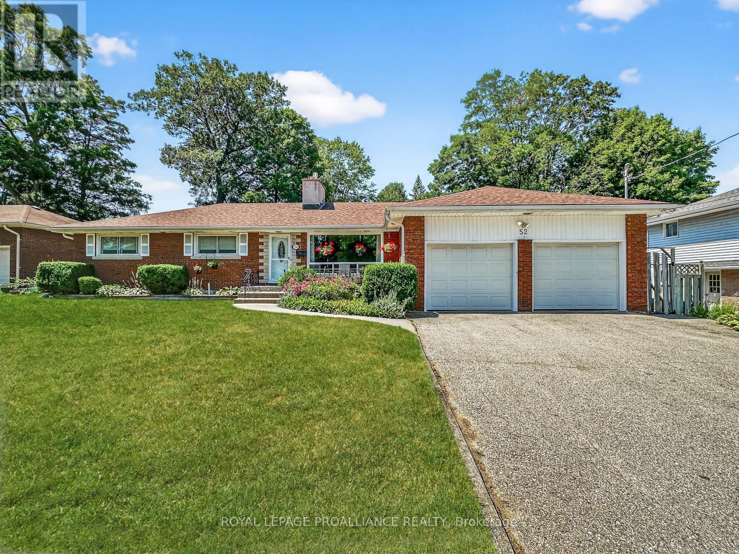 52 STANLEY PARK DRIVE, Belleville, Ontario