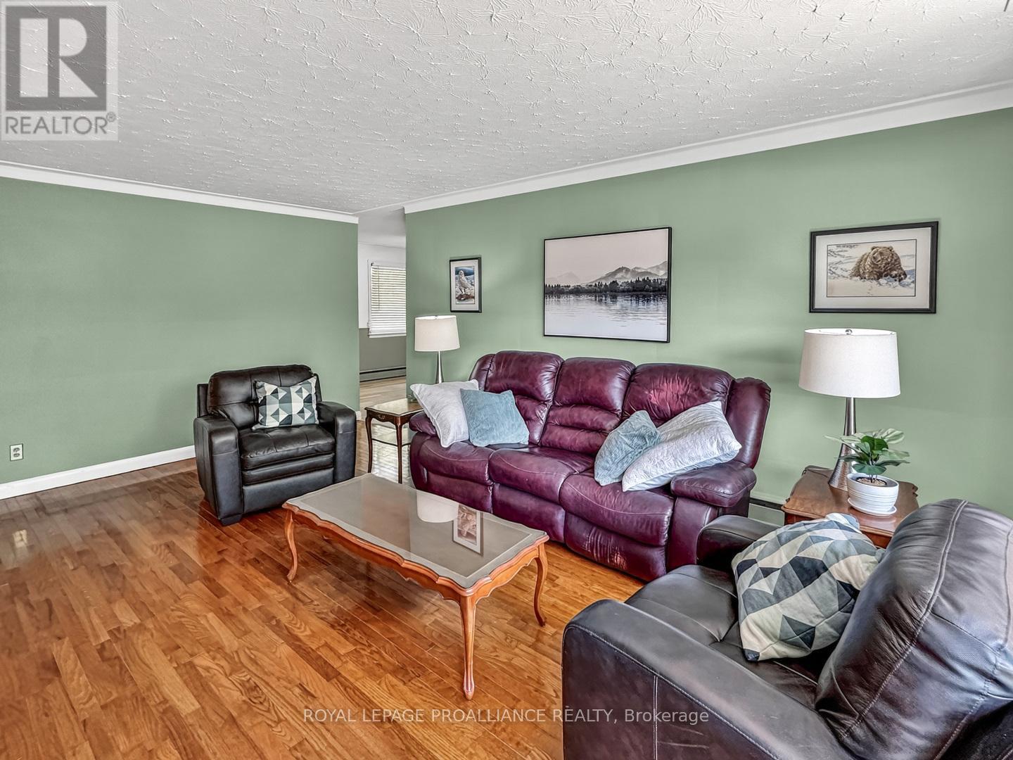 52 Stanley Park Drive, Belleville, Ontario  K8N 4N2 - Photo 6 - X12325834